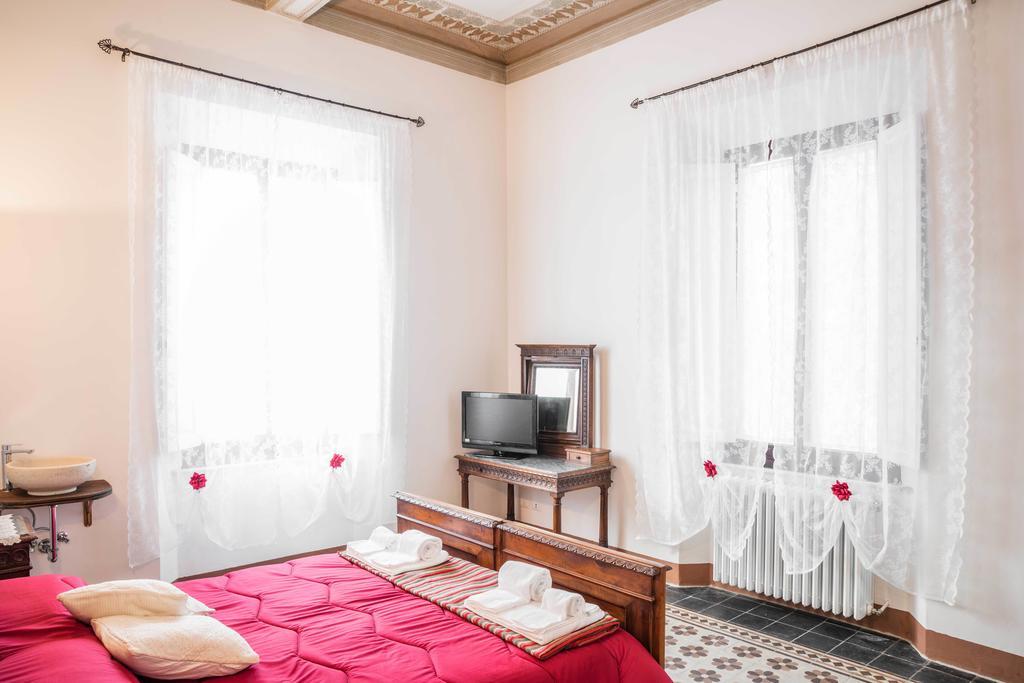 La Chicca B&B سيينا الغرفة الصورة